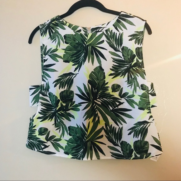 Palm Tree Cutout Crop Top Forever21 - Picture 2 of 6